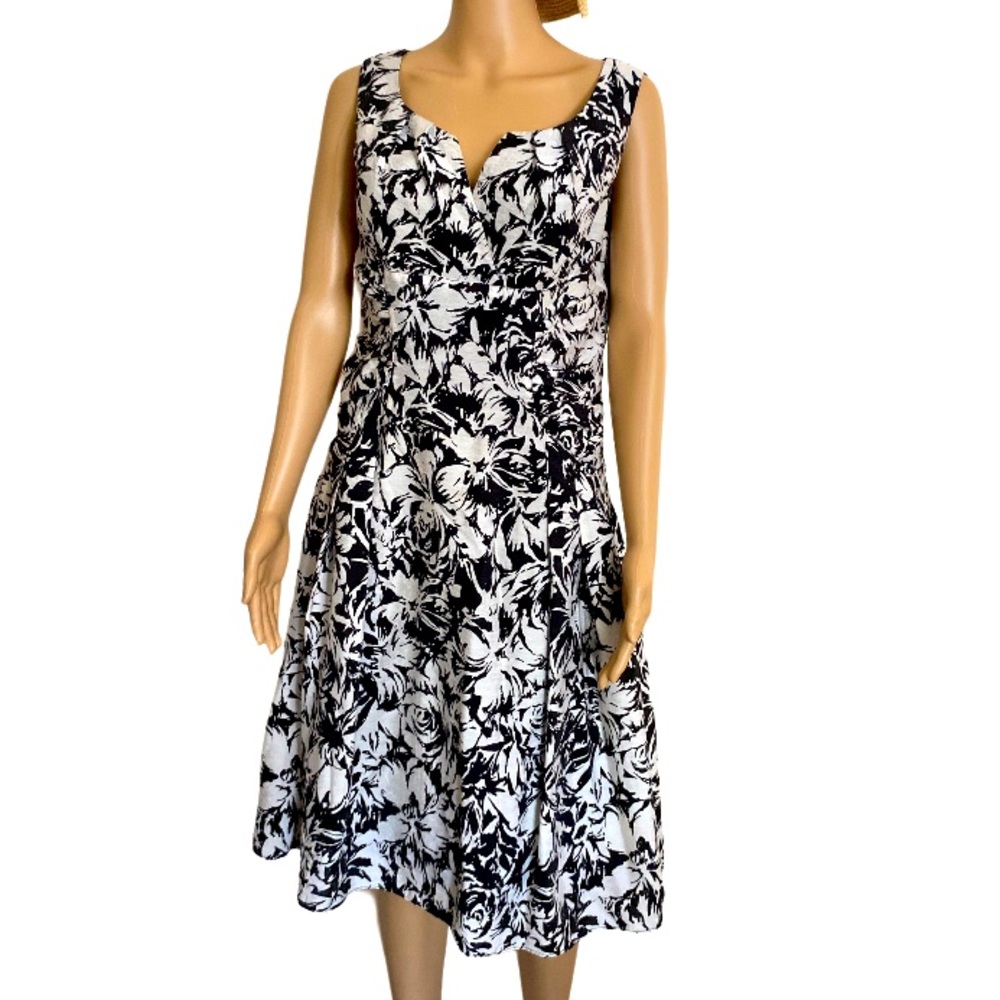 ADRIANNA PAPELL Black and White Floral A-Line Dress Size 8